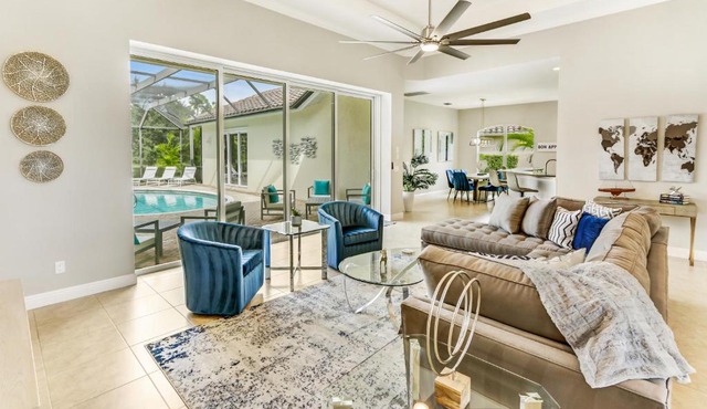 Modern home w screened pool, hot tub, & comm amenities!