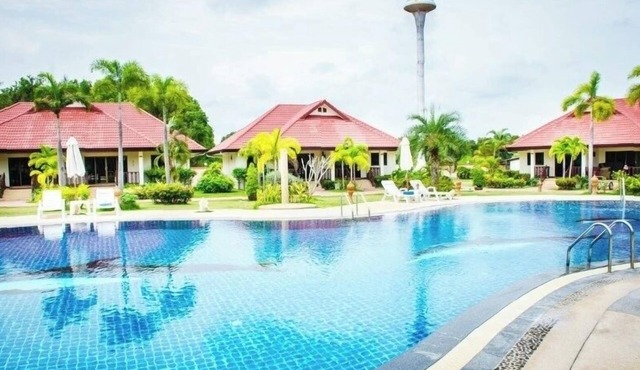 Modern house with pool near beach and Ban Phe