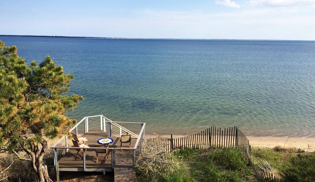 Modern house with commanding views - Evermore cottage on Powers Landing Beach
