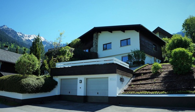 Modern house with unique view and 500m to the Golm ski region