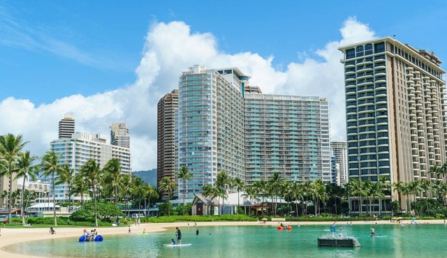 Modern Ilikai 16th floor Harbor Studio - Surfing, Sunset & & Yacht Views!
