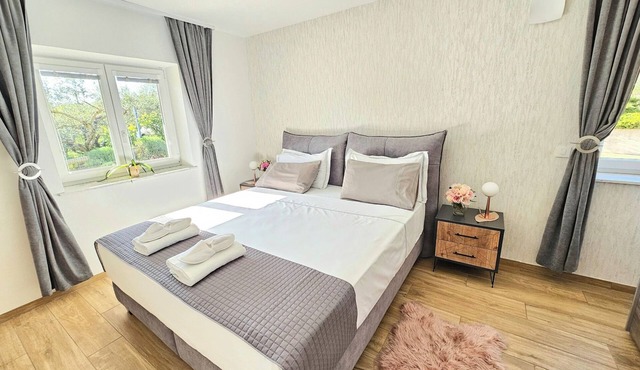 Modern Istrian Holidayhouse with big garden, family & Pet-friendly