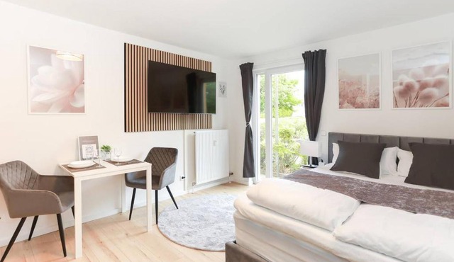 Modern K-Town Studio WiFi Kitchen Smart TV