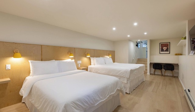 Modern King-Size Guest Suite