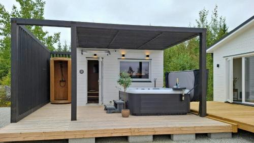 Modern Lake House With Spa At Lake Barken
