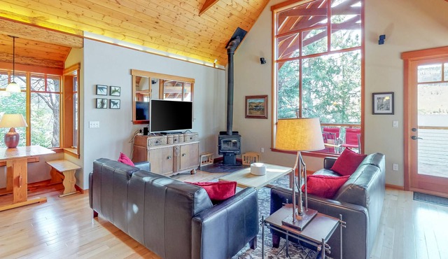 Modern lakefront cabin with dock & 180 feet of pristine waterfront