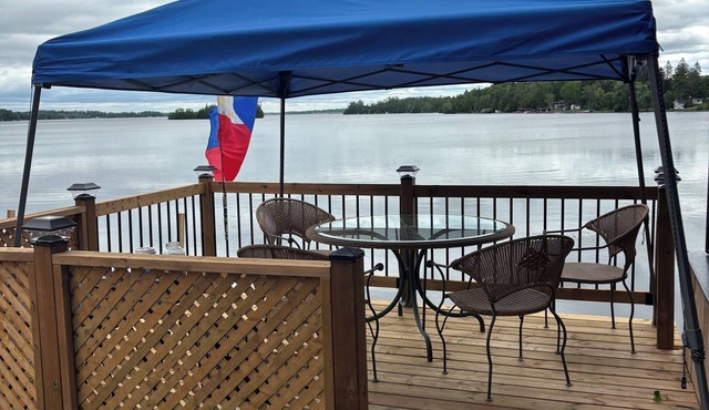 Modern lakefront island view cottage