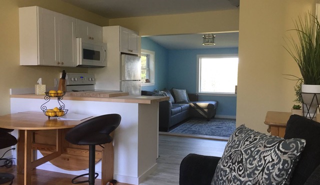 Modern Lakeside "Home Away from Home" Near Santa's Village and Bretton Woods