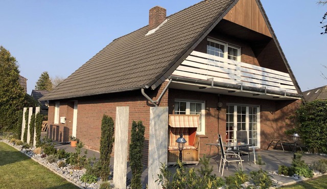 Modern, large 4 star house w/sauna and fireplace - 800m to the North Sea shore