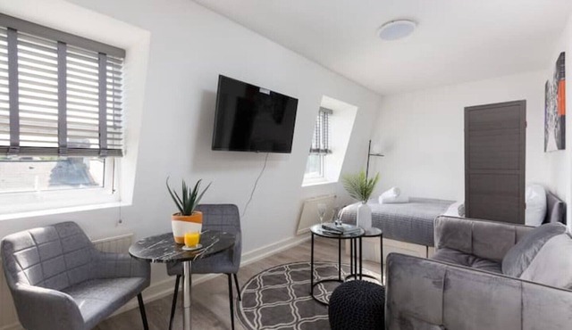 Modern Large Studio, 15 mins walk to Notting Hill