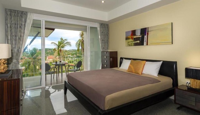 Modern Large Studio Apartment , Sea views & balcony, Pool, Gym near Big Budda