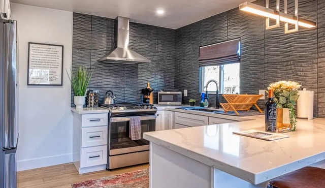 Modern Living Steps From Downtown