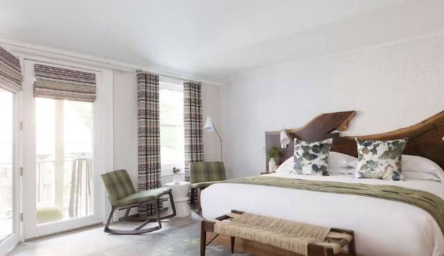 Modern Lodge in Downtown Stowe – Walk to Dining, Trails, and Shopping