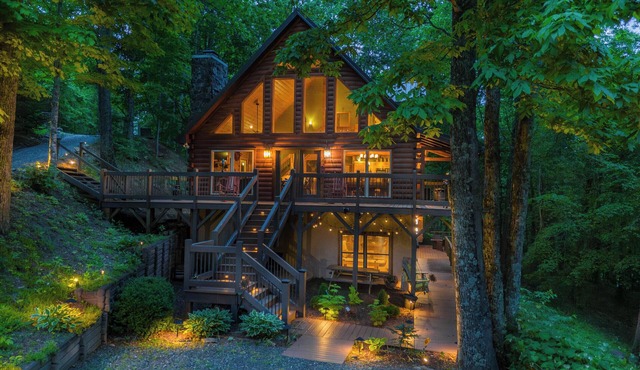 Modern Log Cabin with all the Amenities