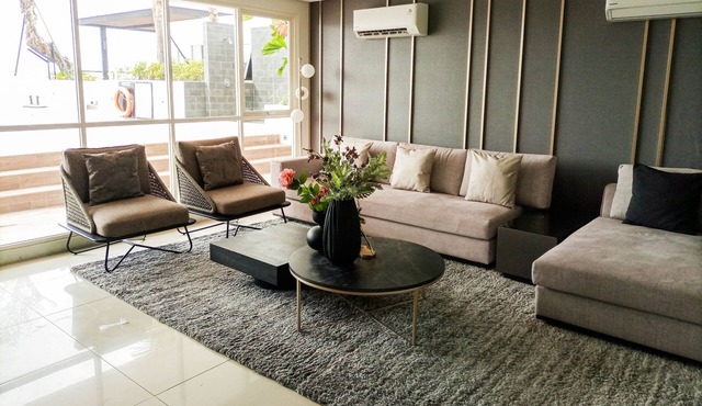 Modern Look And Comfortable Studio Barsa City Apartment
