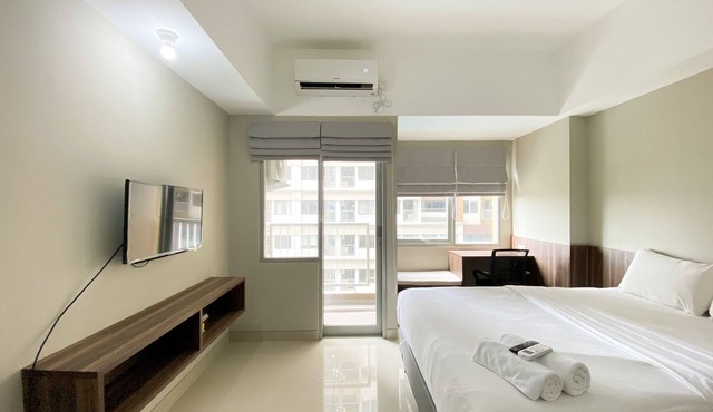 Modern Look and Tidy Studio LRT City Jatibening Apartment