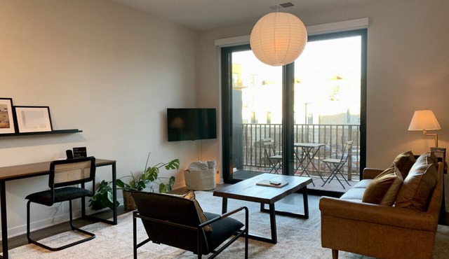 Modern Luxe 1BR Apt with Gym, Pool, and Parking
