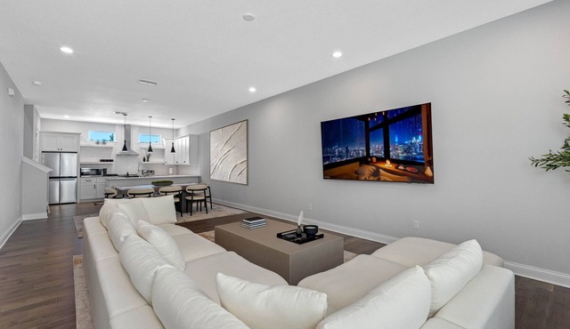 Modern Luxe City Retreat Private Rooftop Oasis Garage Ideally Located
