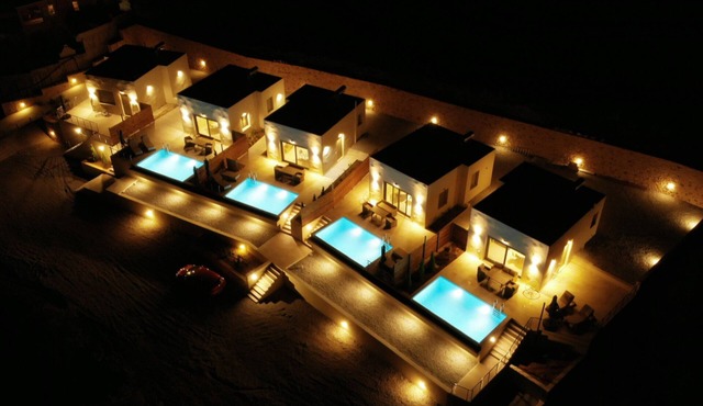 Modern luxurious suite with private pool and sea view, Suite (NI)