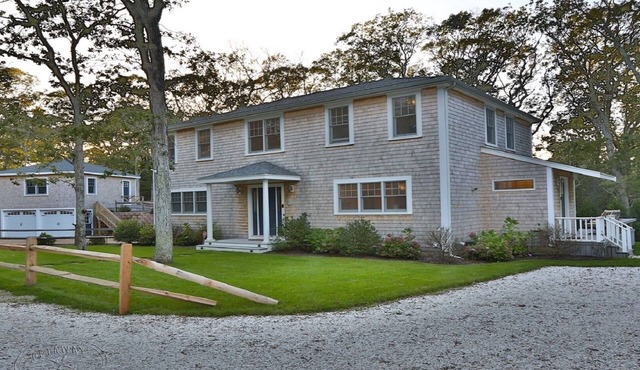 Modern, luxury 5-bed, 4.5-bath w/full basement! Now booking for 2026!