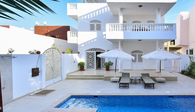 Modern luxury villa ✦ Near ancient sites ✦ Private