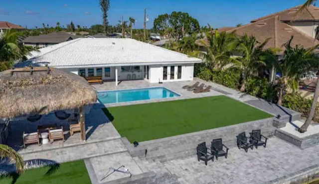 Modern Luxury Villa Gorgeous Views!