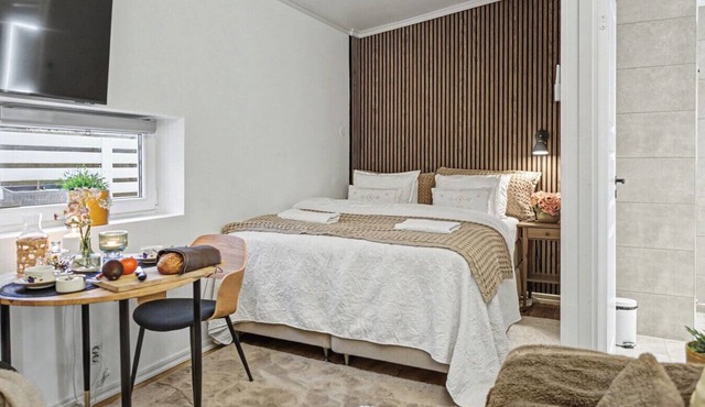 Modern Malmö studio with king bed, fast WiFi & free parking in calm residential neighbourhood