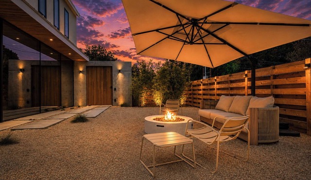 Modern Marfa Designer Home w/Pool & Sleeps 8