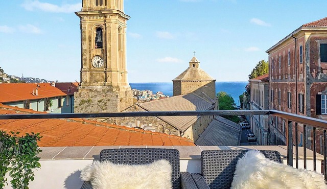 Modern Medieval Town Flat with Amazing Sea View Rooftop, 3BD, 1BT, AC, Free Wifi