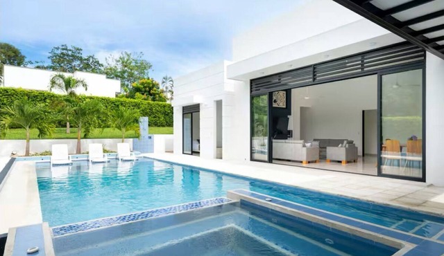 Modern Mediterranean style house in Melgar condominium