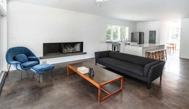Modern minimalist Beacon-area home 1.5h from NYC
