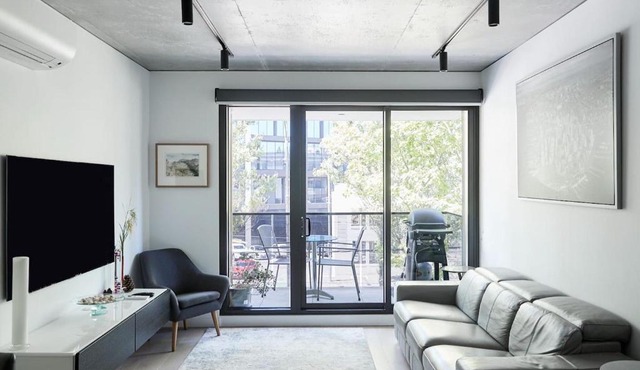 'Modern Minimalism' Slate Chic in the City