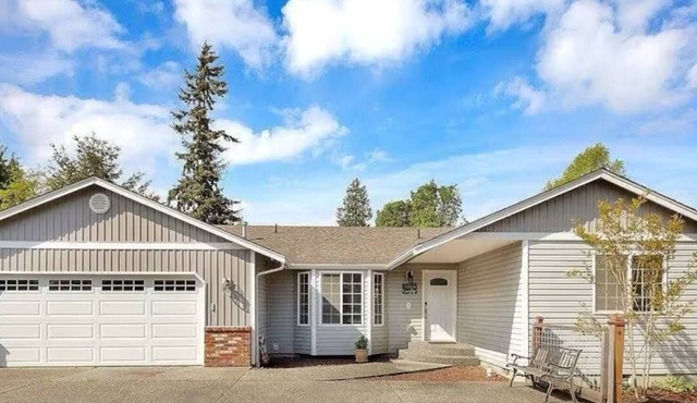 Modern Minimalist Home 4BR 5 Beds, AC Comfort & Wifi