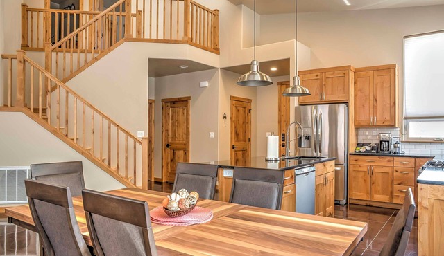 Modern Moab Townhome w/Private Hot Tub & Patio!