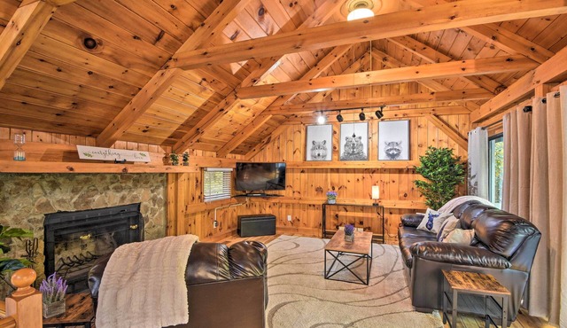 Modern Mountain Cabin w/Resort-Style Amenities!
