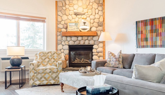 Modern mountain condo on Northstar Mountain licence # STRU 2025-16819