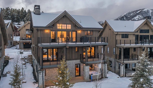 Modern Mountain House with Private Hot Tub, 10 Minutes to Big Sky Skiing