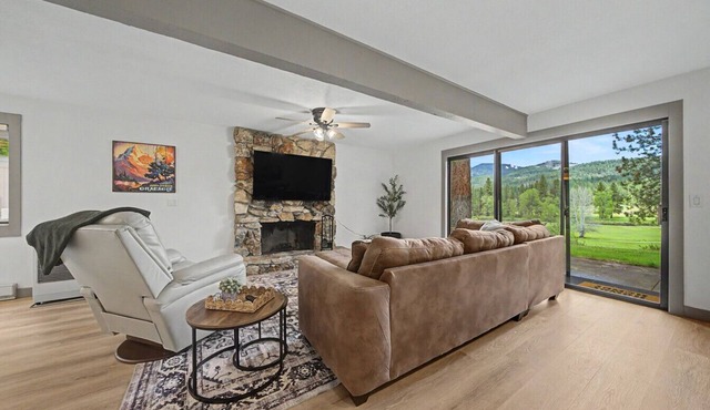 Modern Mountain Luxury, Stunning Views, Brand New Everything