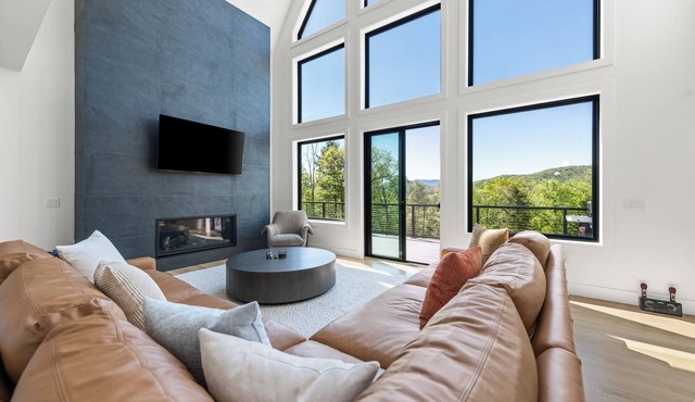Modern Mountain Luxury Escape