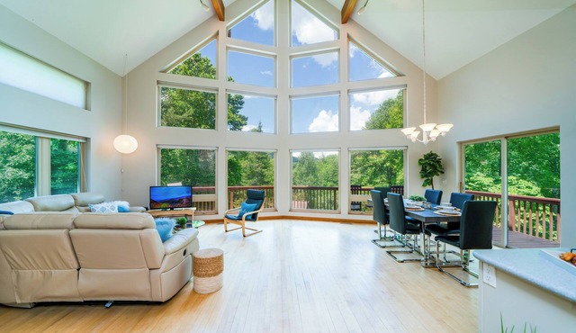 Modern Mountain Oasis~120acres! Pond~Boat~Trails~Views~Playground~Gym~Spa~Games!