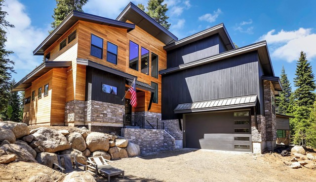 Modern Mountain Wellness Retreat in McCall, Idaho: 4 Bed · 4.5 Bath · Sleeps 10
