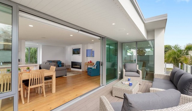 Modern Muricata - Enjoy Beach, Surf & Sun