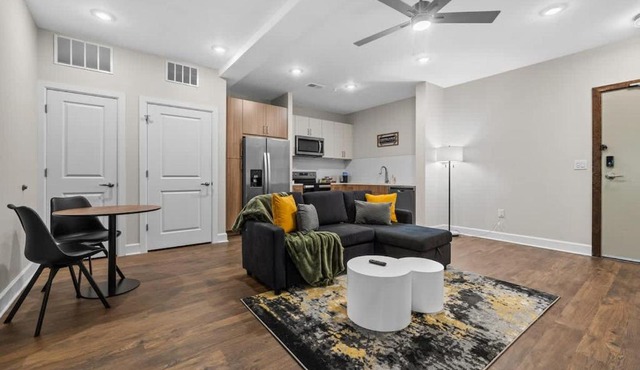 Modern Nashville 1BR Walk to Gulch and Broadway