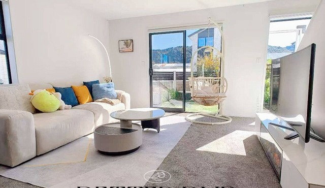 Modern & New 3 Beds 6 Guests