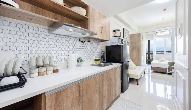 Modern Nordic Studio with Balcony and Pool in Primeworld District Near Airport