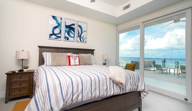 Modern Oceanfront 3 Bdr Condo/w Pool + Diving
