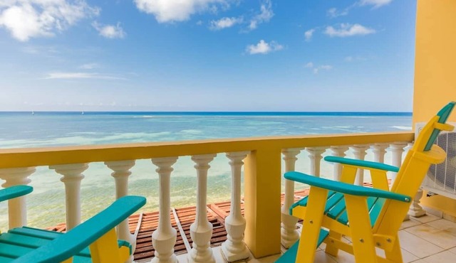 Modern Oceanfront Aruba Chalet w spectacular view