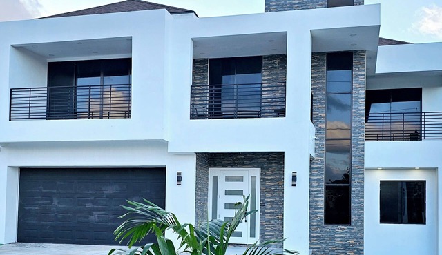 Modern Oceanview Villa. All Bedrooms with Private Bathrooms. Private Pool