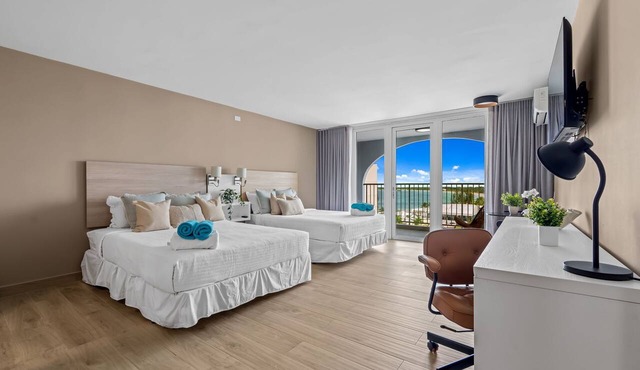 Modern Oceanview Studio @ ESJ/2 queen beds