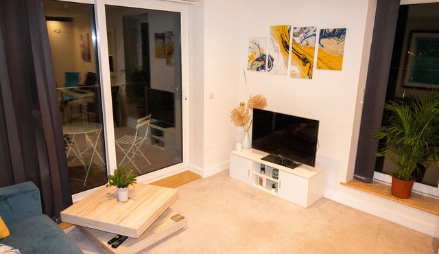 Modern One Bed Flat- huge terrace area | Netflix